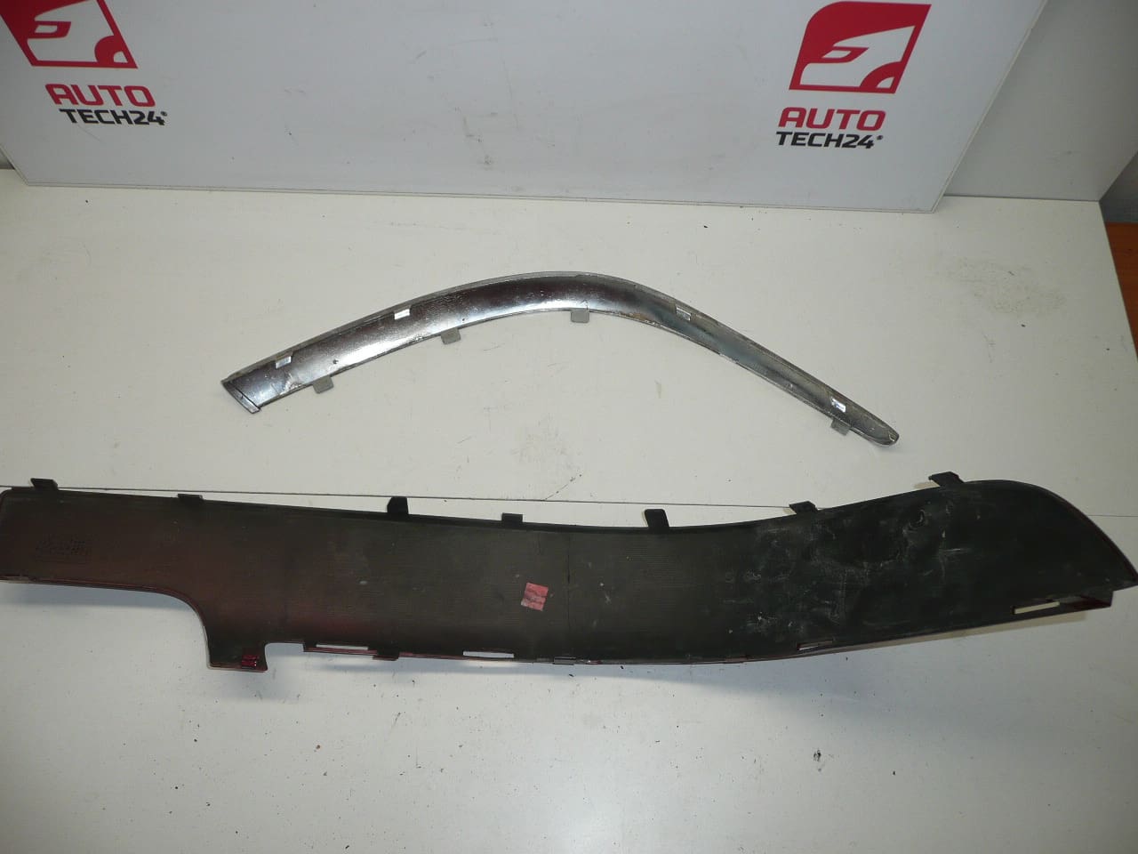 Bøjle med krom LP kofanger Citroën Xsara Picasso 7452CK