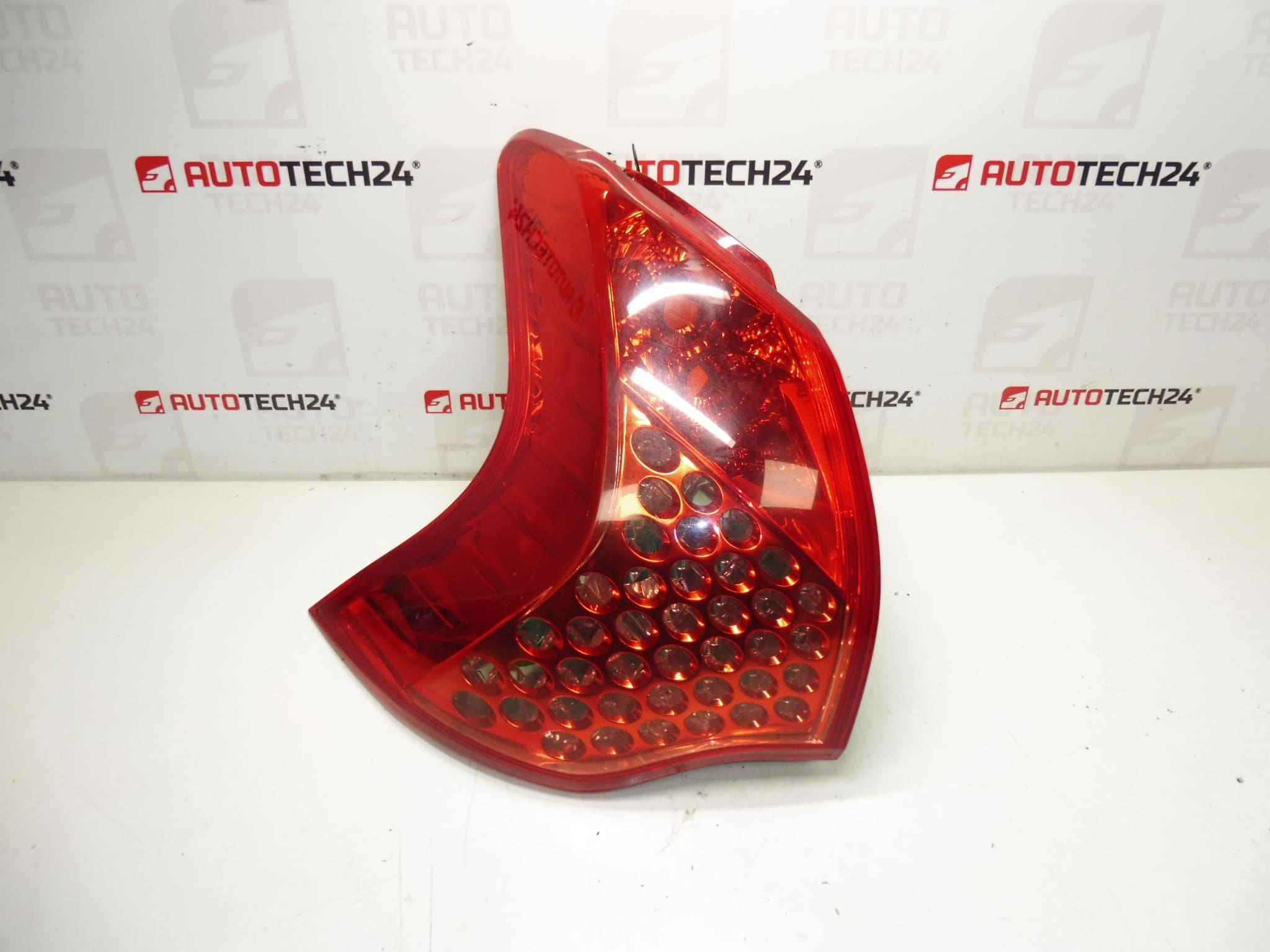 Venstre baglygte Peugeot 3008 9683460880 6350HC