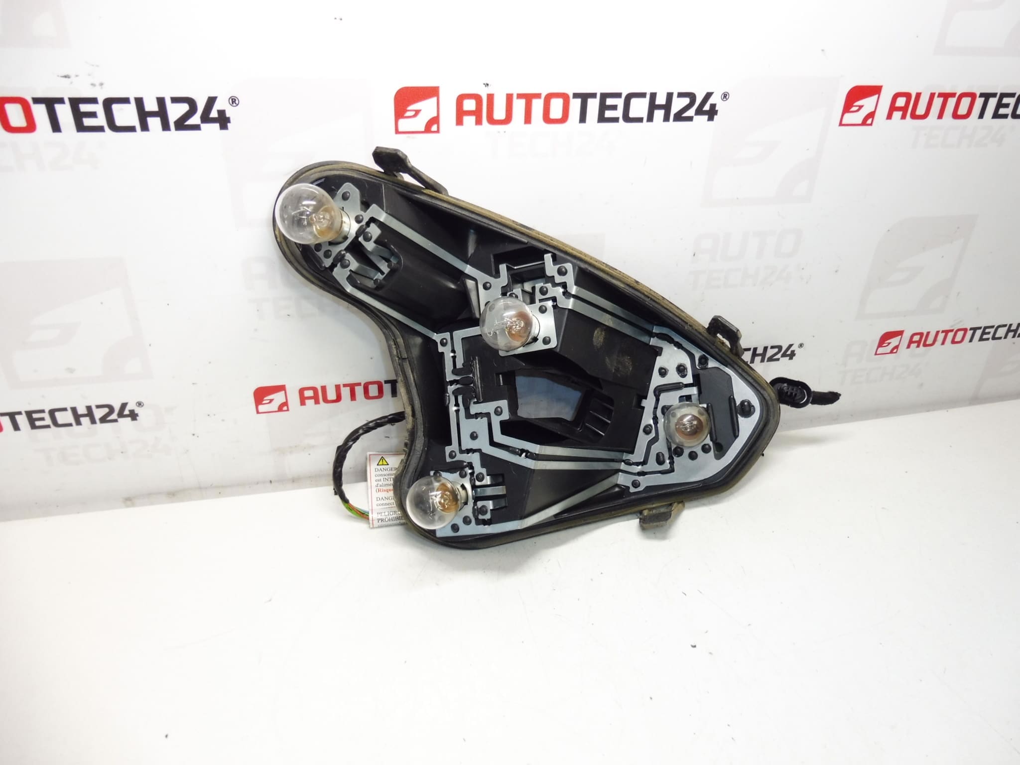 Peugeot 308 Hatchback baglygte højre pærefatning 1606959180