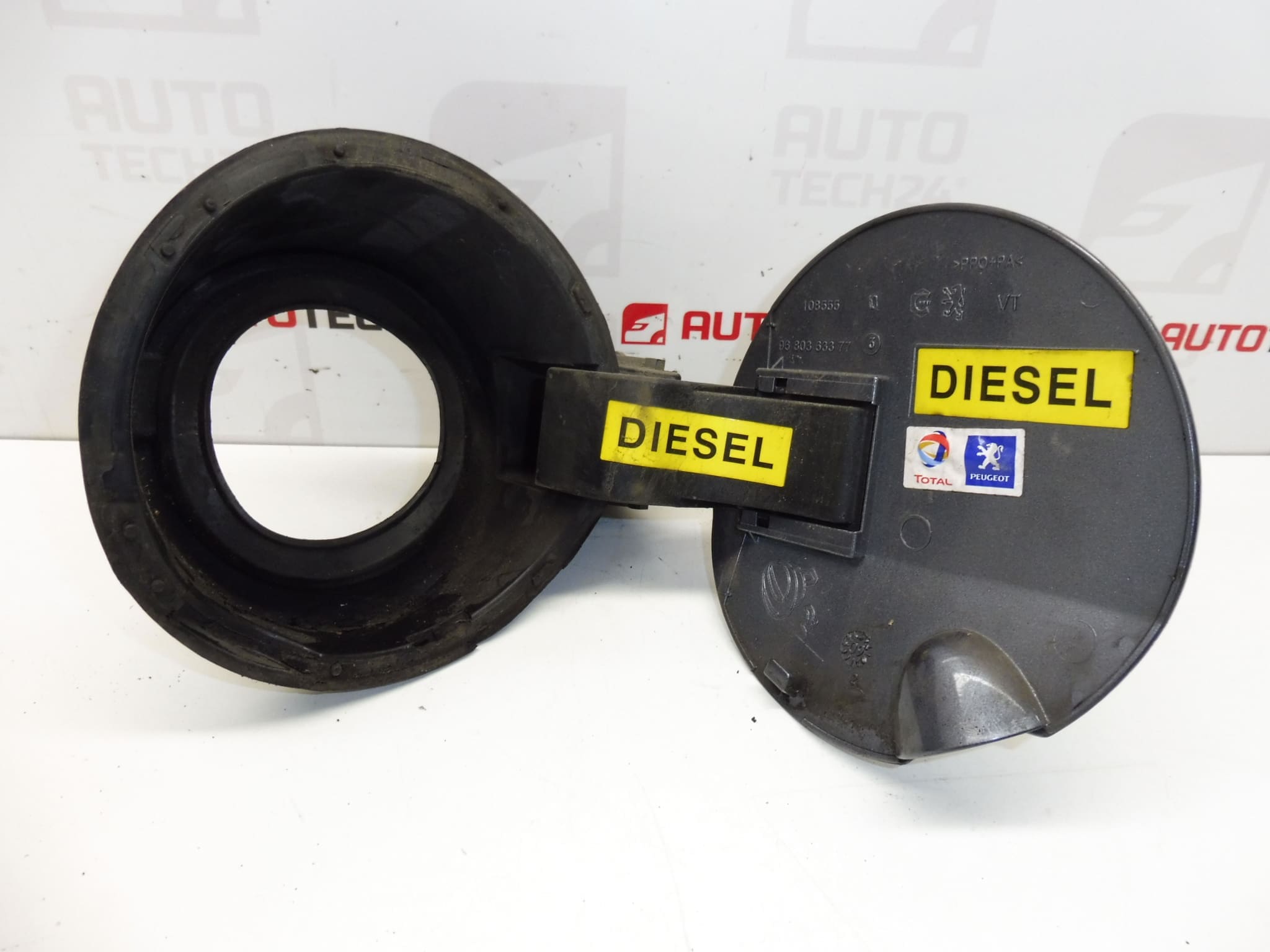 Peugeot 308 KTHB tankdæksel 1517F4 151899 - Billede 2